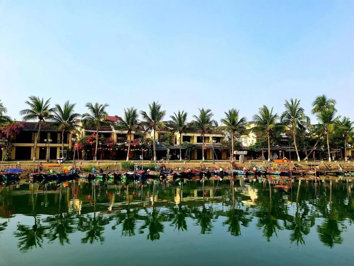 מלון Hoi An Center Town
